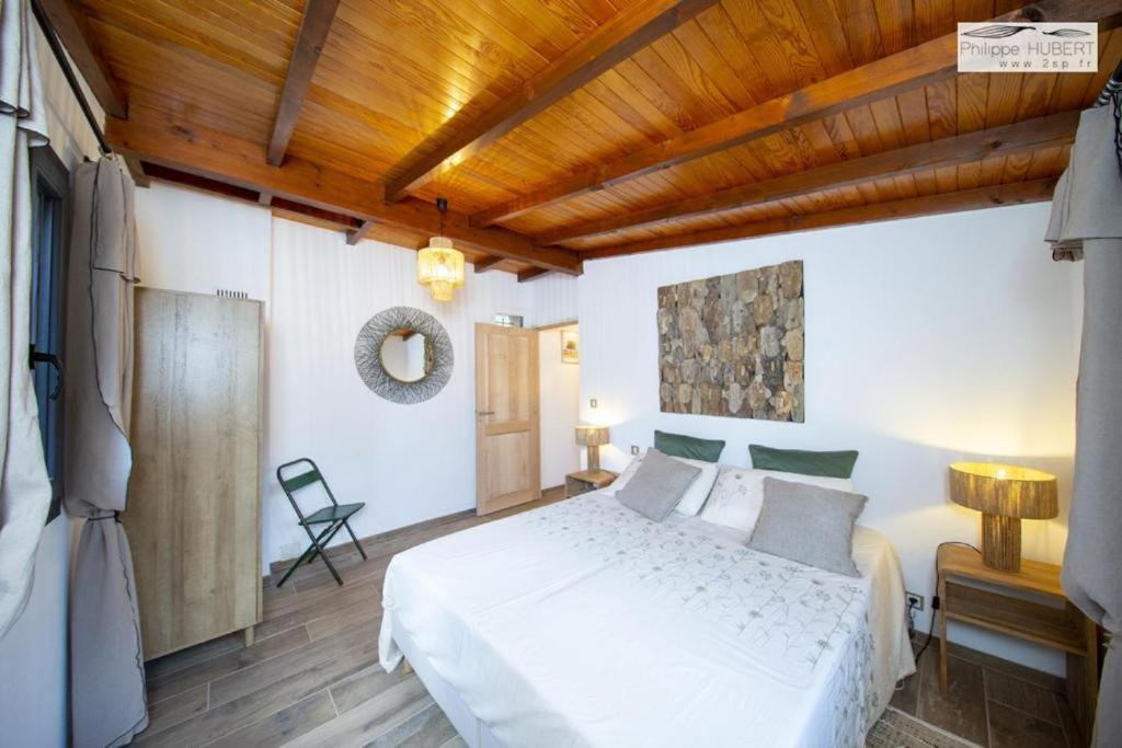 Maison Terre De Lune Mondragon Екстериор снимка