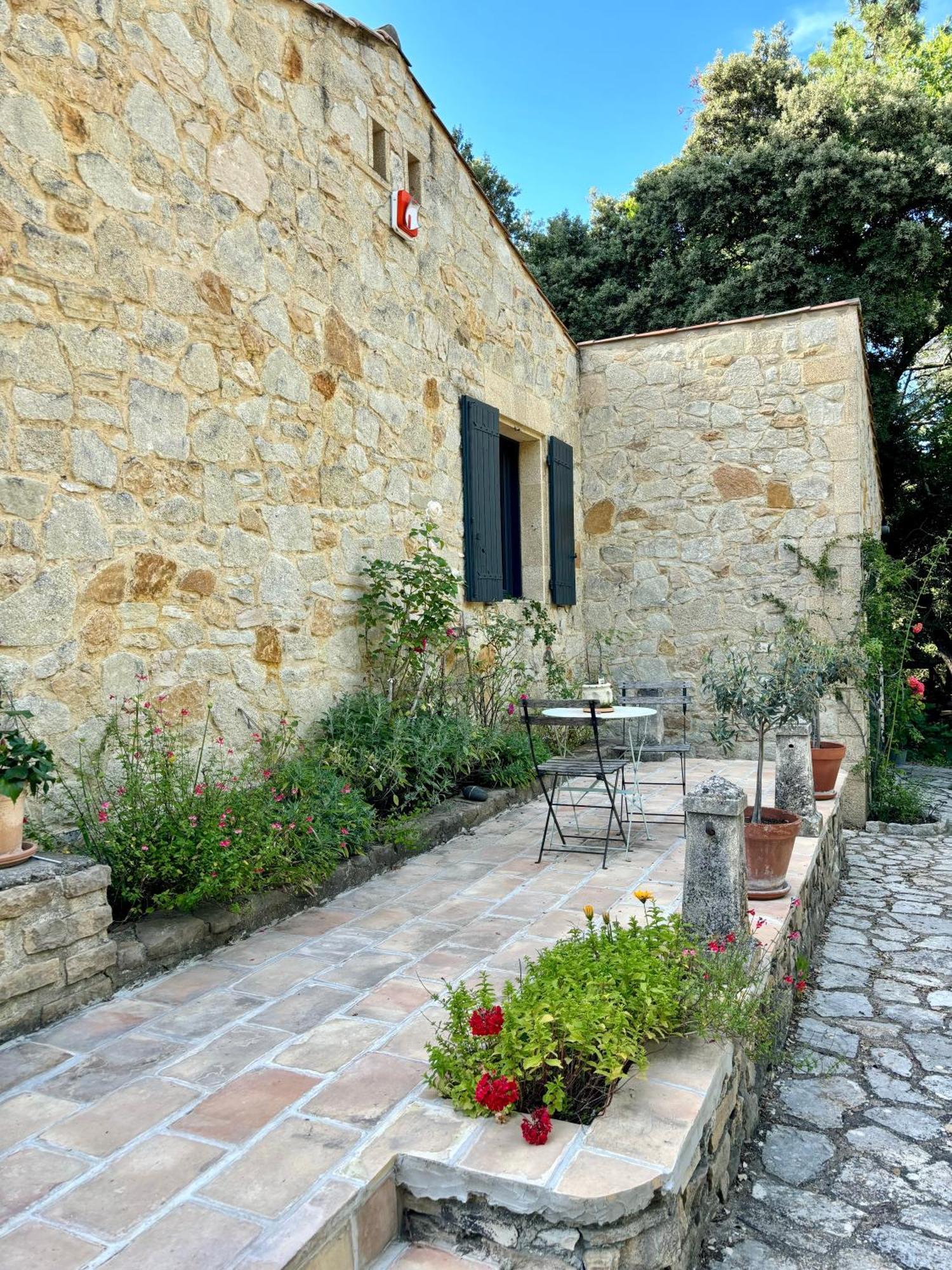 Maison Terre De Lune Mondragon Екстериор снимка