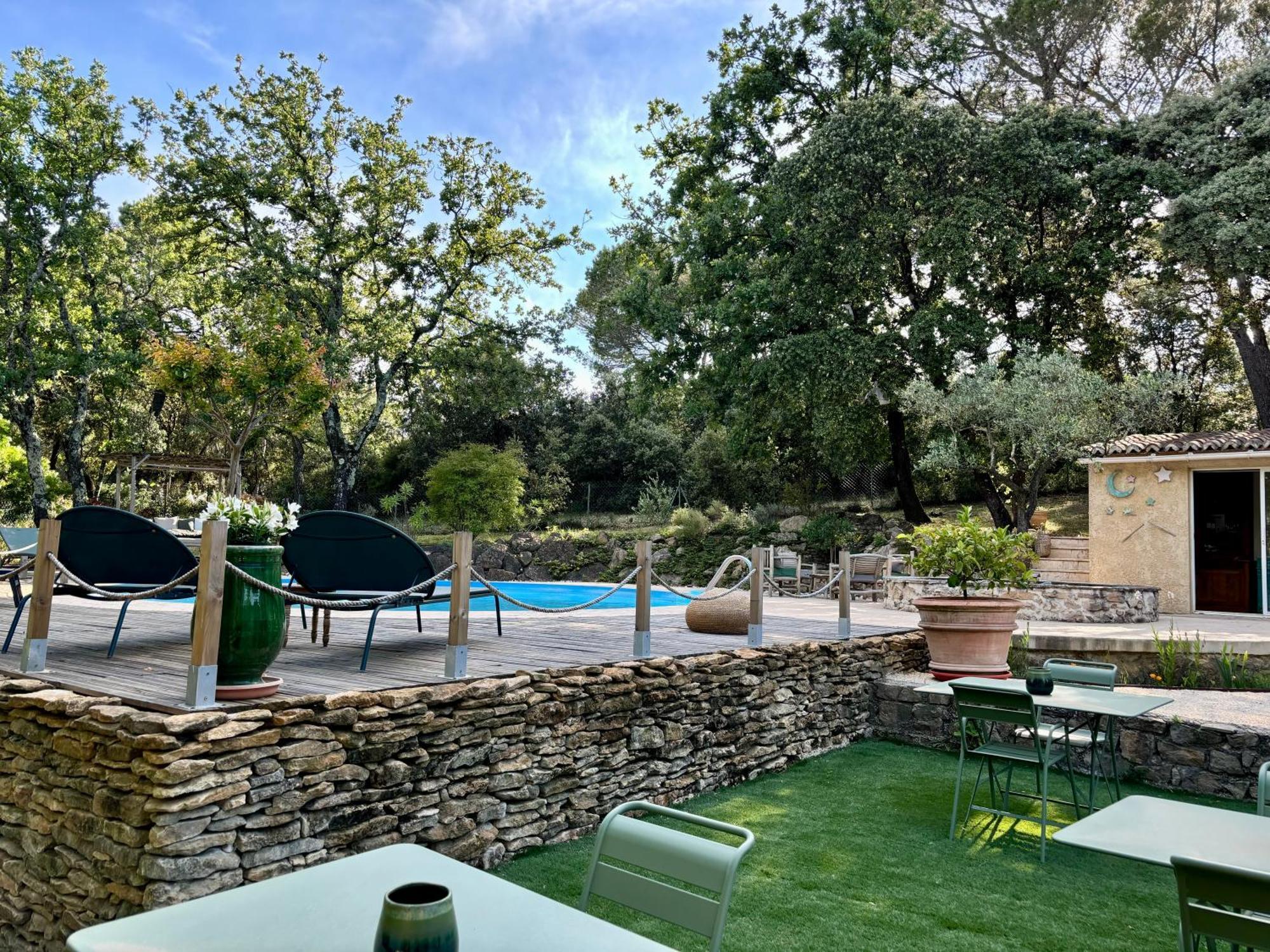 Maison Terre De Lune Mondragon Екстериор снимка