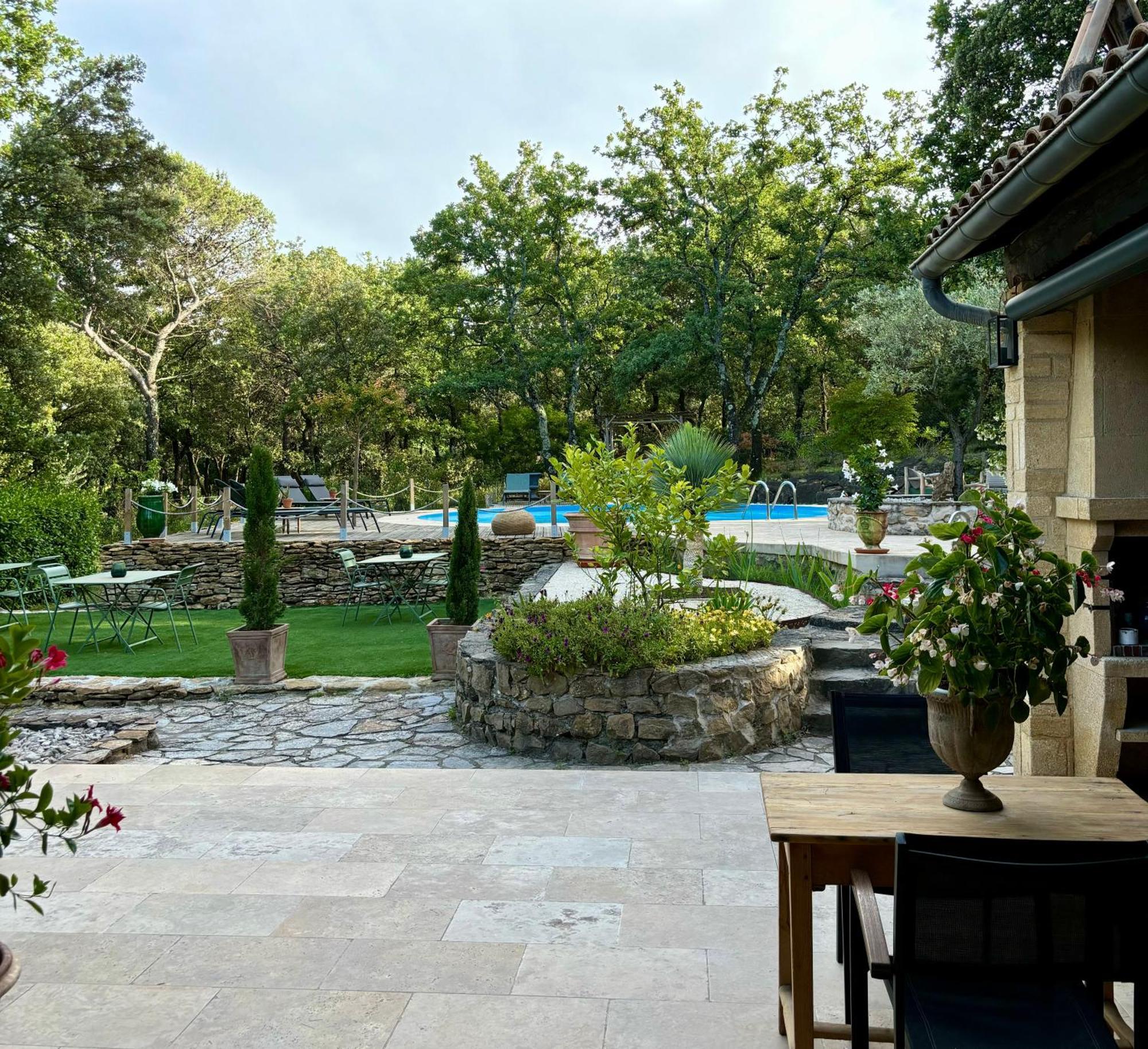 Maison Terre De Lune Mondragon Екстериор снимка